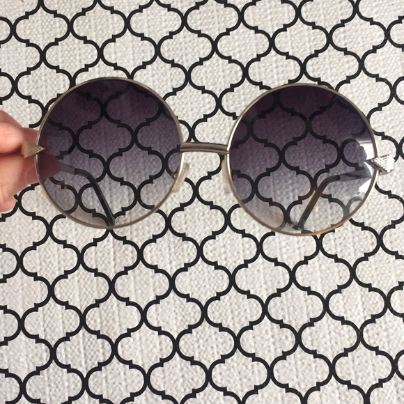 Round lens sunglasses with blue tint - Picture 3 of 4